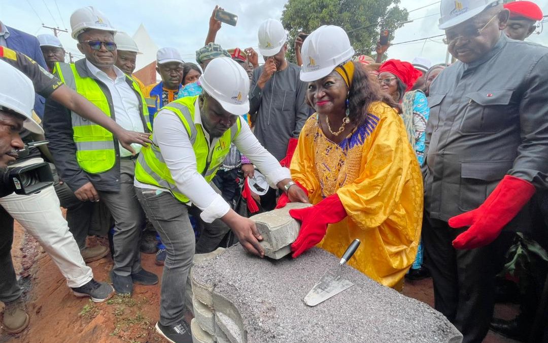 Amélioration de la mobilité urbaine à Yaoundé : Sur Très Haute Prescription du Président Paul BIYA, le MINHDU lance les travaux de la route « Carrière chapelle notre dame de Lorette – carrefour pont de sable »